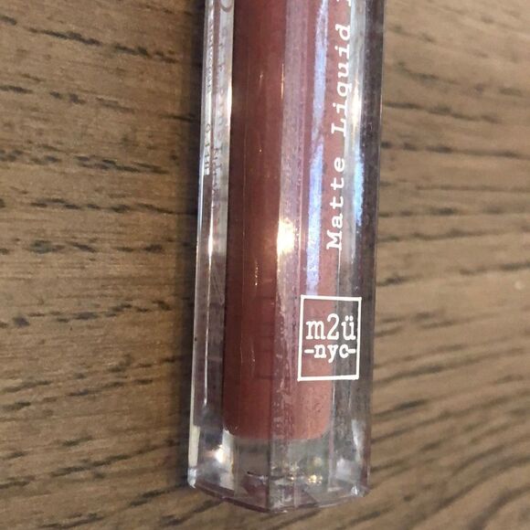 My 2 u brand Matte Liquid Lip color Soho new with Ipsy bag - Picture 4 of 7